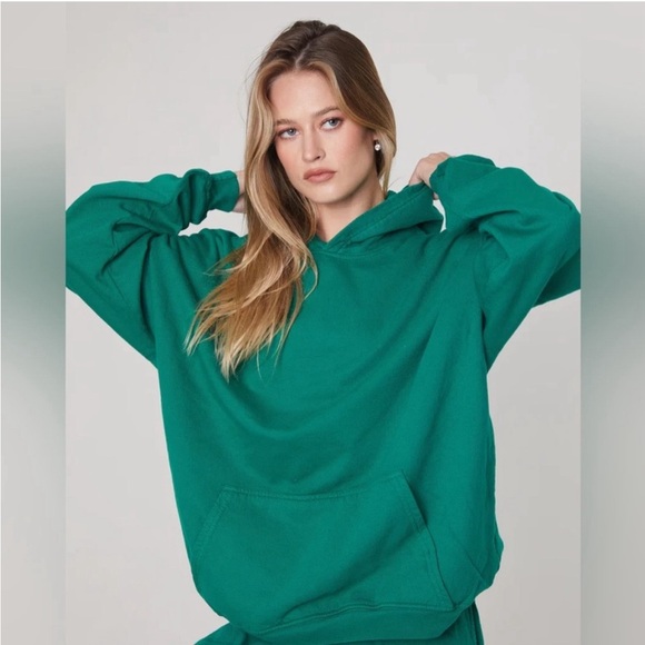 Akire Sport Oversized Boyfriend Hoodie in Green NWT - Picture 2 of 2